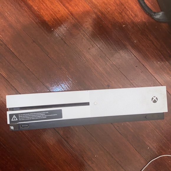Xbox One S - Picture 7 of 8